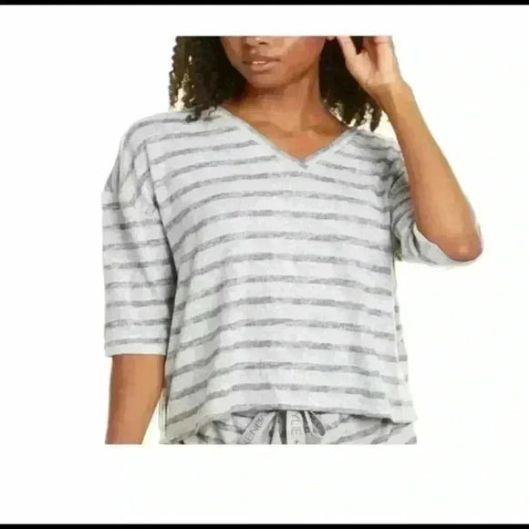 Kendall + Kylie Striped Knit V-Neck Top - Picture 1 of 8